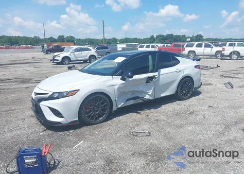 2021 Toyota Camry Trd z USA, uszkodzony, nr VIN 4T1KZ1AK0MU058902